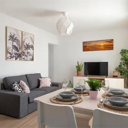 Newly Renovated Sunset1, Pool, Free Wifi, Ac Apartment