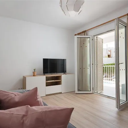 Newly Renovated Sunset1, Pool, Free Wifi, Ac